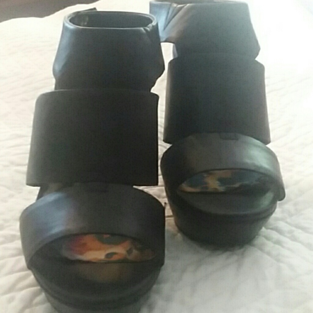 Platforms - Picture 2 of 4